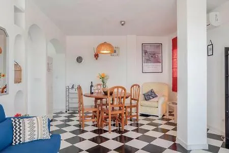 Acogedor Y Luminoso Atico En Appartement *